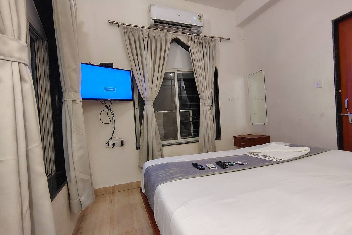 Standard Double Room, 1 Double Bed, City View | Desk, iron/ironing board, free WiFi, wheelchair access
