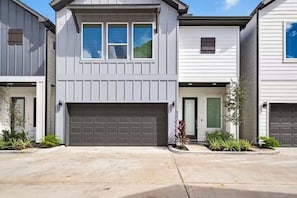 Exterior - Houston Home Near NRG Stadium w/ Hot Tub & Parking (Houston)