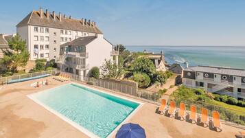 Apartment | Pool | Outdoor pool