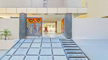 House | Reception