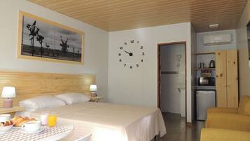 Deluxe Double Room, Garden View | Laptop workspace, free WiFi