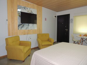 Deluxe Double Room, Garden View