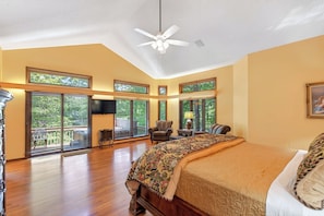 Iron/ironing board, free WiFi, bed sheets - Shumont Lake Lakefront Home, Resort Access - Casa Bella by Carolina Properties (Lake Lure)