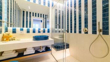 Douche, serviettes fournies