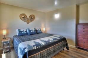 Free WiFi, bed sheets - New Listing! Quaint Affordable Cabin | Walkable to Downtown Creede (Creede)