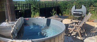 Stable End, a rural escape on the edge of Bodmin moor with wood fired hot tub.