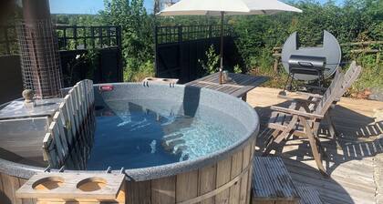 Stable End, a rural escape on the edge of Bodmin moor with wood fired hot tub.