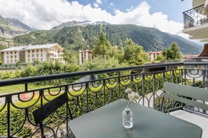 Outdoor dining - Appart 5pax | Parking | Balconies | Views (Chamonix-Mont-Blanc)