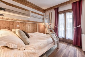 Iron/ironing board, travel crib, WiFi, bed sheets - Appart 5pax | Parking | Balconies | Views (Chamonix-Mont-Blanc)