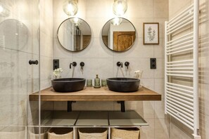 Hair dryer, towels - Appart 5pax | Parking | Balconies | Views (Chamonix-Mont-Blanc)