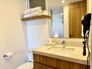 Hair dryer, towels - Harbor NT208 by Moikkarentals (Puerto Vallarta)