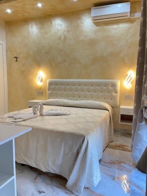 Superior Double Room, Balcony, Hill View | Desk, laptop workspace, free WiFi - NARCISSE (Tropea)