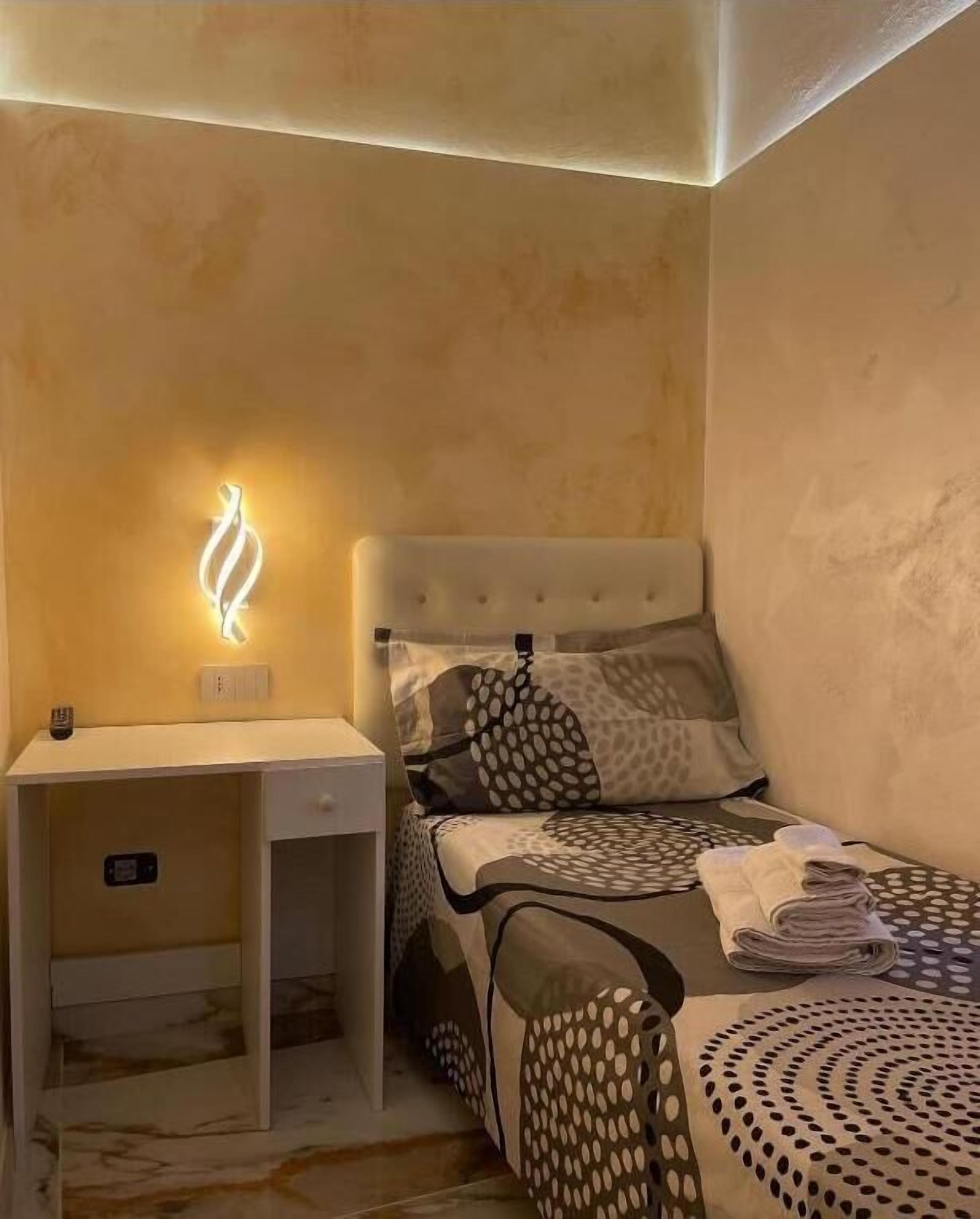 Single Room, City View | Desk, laptop workspace, free WiFi