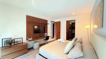 Iron/ironing board, free WiFi, bed sheets