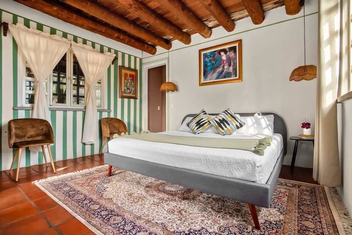 5 bedrooms, desk, iron/ironing board, free WiFi