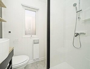 Bungalow | Bathroom - Spacious Adriatic Family Mobile Home (Brtonigla)