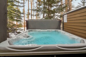 Bain à remous extérieur