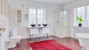 Villa, 3 Bedrooms, Private Pool | Bathroom - The Dream House By The Glittering Lake Vättern! (Motala)