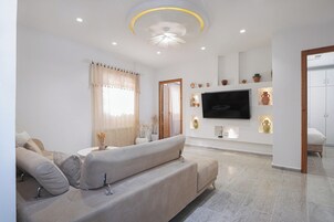 Deluxe Apartment, Balcony, City View | Living area