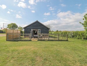 Property grounds - Annex at Barnfield House (Devizes)