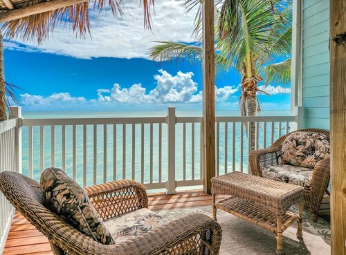 Open Ocean, Sunrise and Moonrise. Tropical fish and Seabirds at your fingertips!