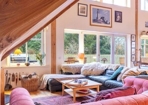 Living area - 4 Bedroom Luxury Lodge nr Edinburgh with Hot Tub.  Entire home in East Lothian. (Musselburgh)