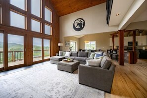 Living area - Panoramic Mountain Views on 2+ private acres, 5 min to lake, hot tub, fire pit (McHenry)