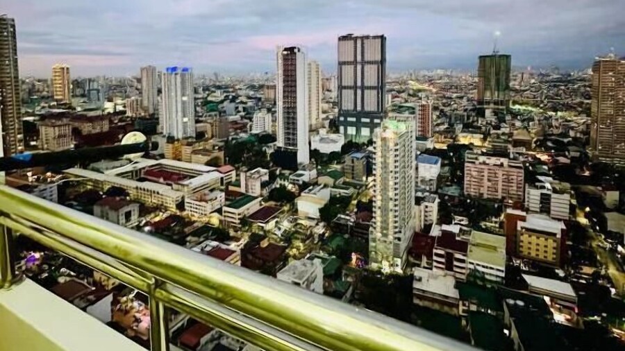 Sky N Sea Suites Malate Sea & City View