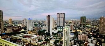 Sky N Sea Suites Malate Sea & City View