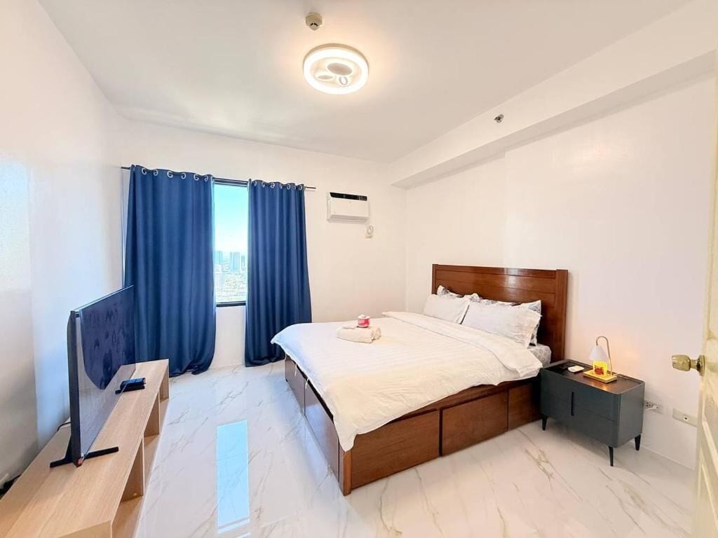 Apartment, 1 King Bed, Private Bathroom, Bay View