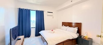 Sky N Sea Suites Malate Sea & City View