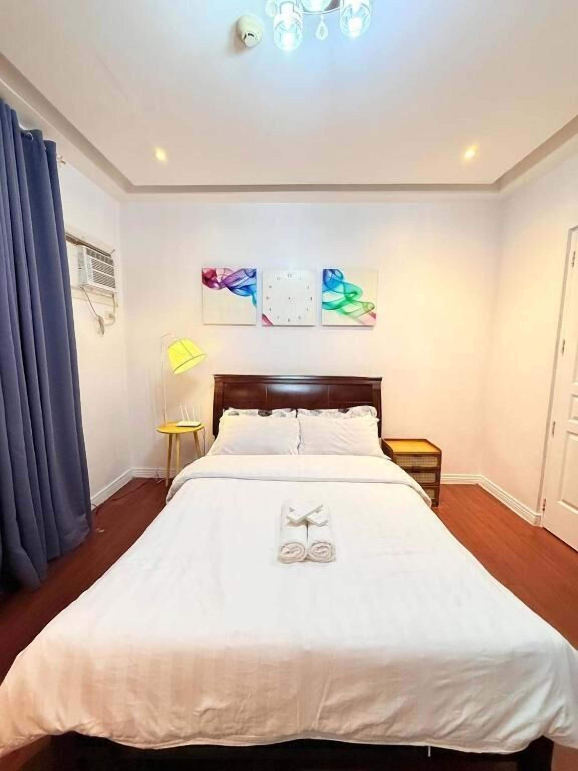 Căn hộ tiện nghi đơn giản, 1 giường cỡ queen, phòng tắm riêng, quang cảnh biển | Két bảo mật tại phòng, bàn, khu vực làm việc phù hợp cho laptop 