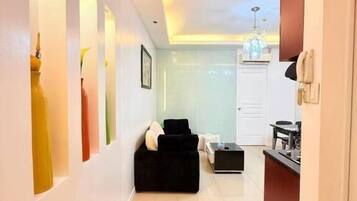 Comfort Apartment, 1 Queen Bed, Private Bathroom, Sea View | Interior