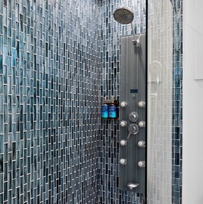 Hair dryer, towels - **VILLA PARADISO @ CASA EAST** Private Home & Pool + LAST KEY SERVICES… (Key West)