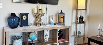 5 bedroom full house just steps to the Exciting Lakeshore Drive!