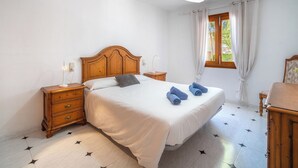 3 slaapkamers, een bureau, internet