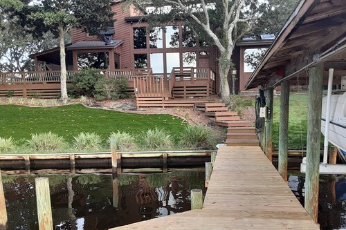 New Listing! Bring Your Boat! Private Dock + Trailer Parking + Minutes to Crab Island.