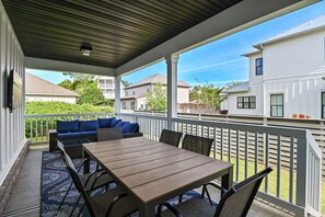 Outdoor dining - ☀️Golf Cart | Resort Pool | Great Location | Gulf Breeze☀️ (Santa Rosa Beach)