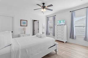 4 bedrooms, iron/ironing board, free WiFi, bed sheets