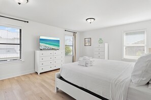Iron/ironing board, free WiFi, bed sheets - ☀️Golf Cart | Resort Pool | Great Location | Gulf Breeze☀️ (Santa Rosa Beach)