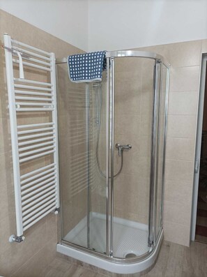 Quadrupla familiare, vista giardino | Bagno