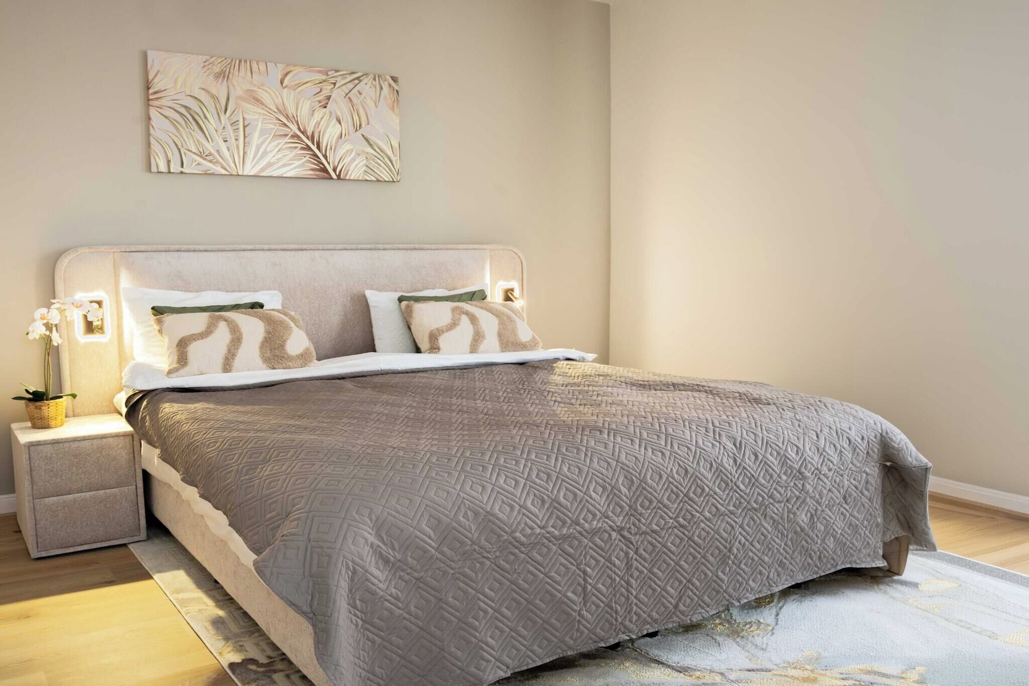 Desk, iron/ironing board, internet, bed sheets