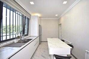 Casa de lujo, 4 habitaciones | Cocina privada