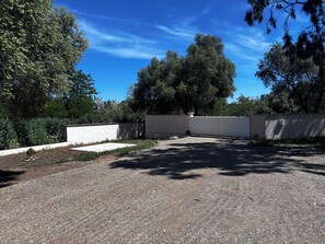 Property grounds - House with large garden for 4/6 people (Aléria)