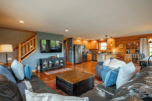New! Lake Access Home w/ Hot Tub!
