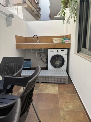 Property grounds - Modern cozy home in Kos town (Kos)