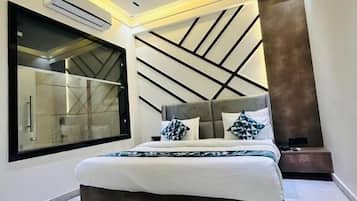 Quarto casal luxo | Escrivaninha, Wi-Fi de cortesia