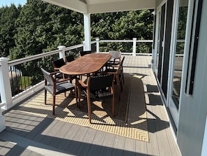 Outdoor dining - Amazing Narragansett house - 6bdrm - Brand New!! (Narragansett)