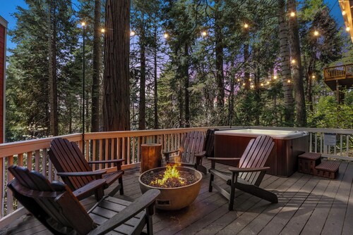 3-bedroom cabin in Lake Arrowhead: hot-tub, forest view, pet-friendly