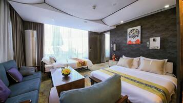 Iron/ironing board, free WiFi, bed sheets